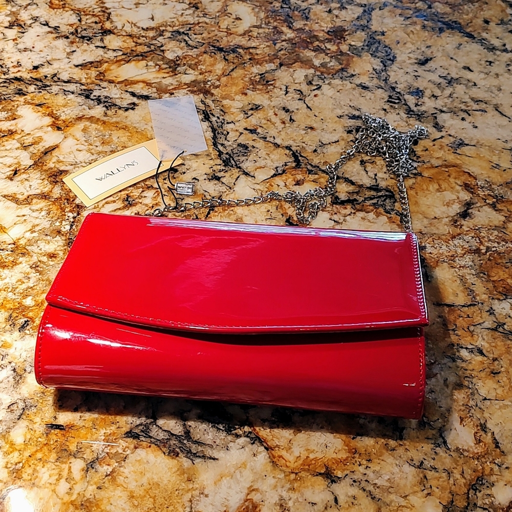 Wallyn's Red patent evening bag with silver stoned removable chain. NWT 9"X6"